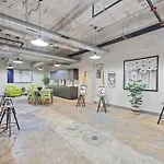 Stunning Downtown Apartment With Pool, Laundry, Parking